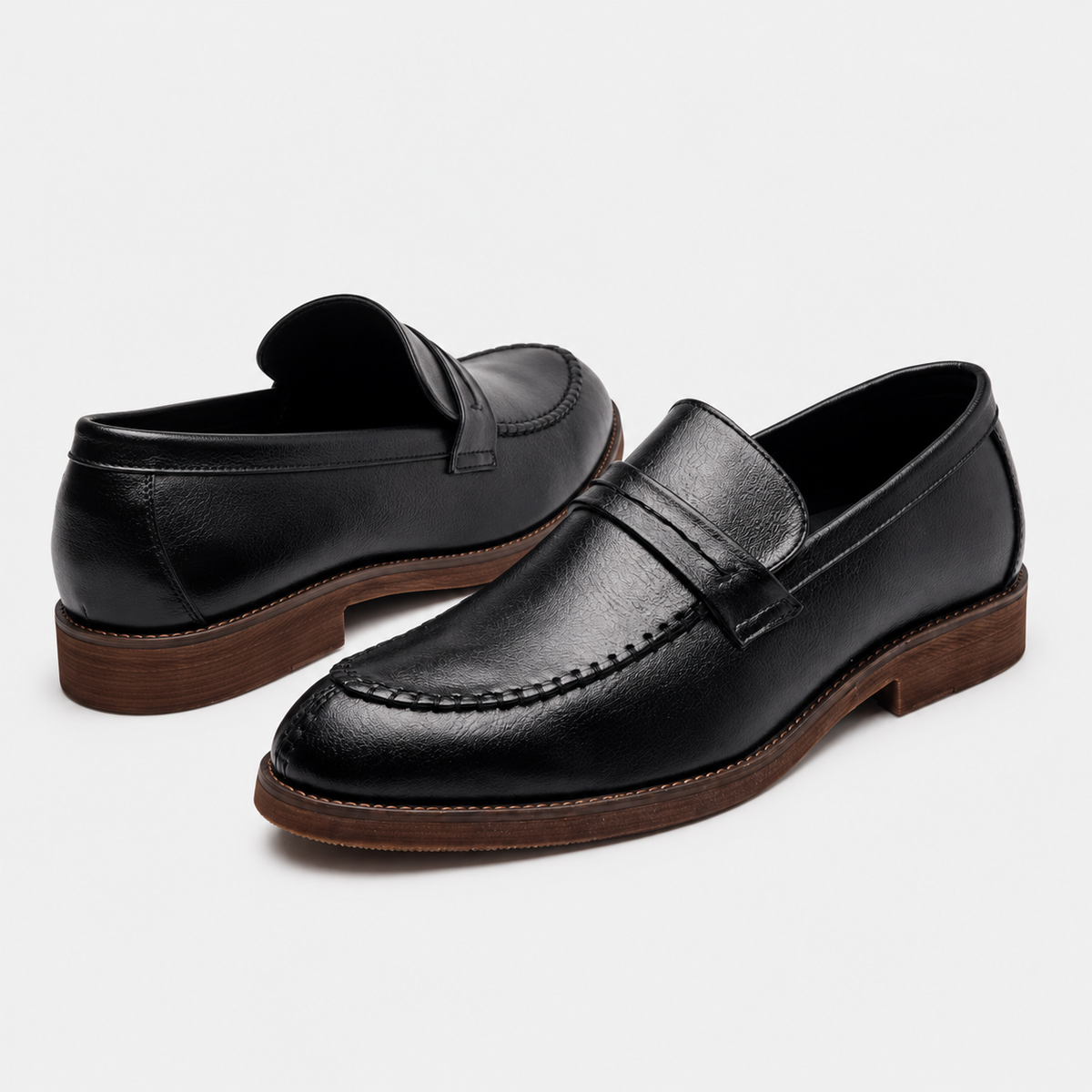 Mocassin En Cuir Noir Vernis À Talon