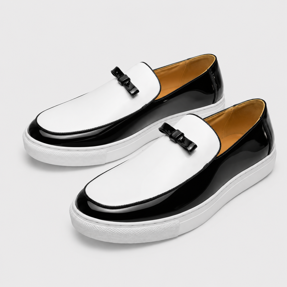 Mocassins Homme Moderne en Cuir avec Pompons Blanc