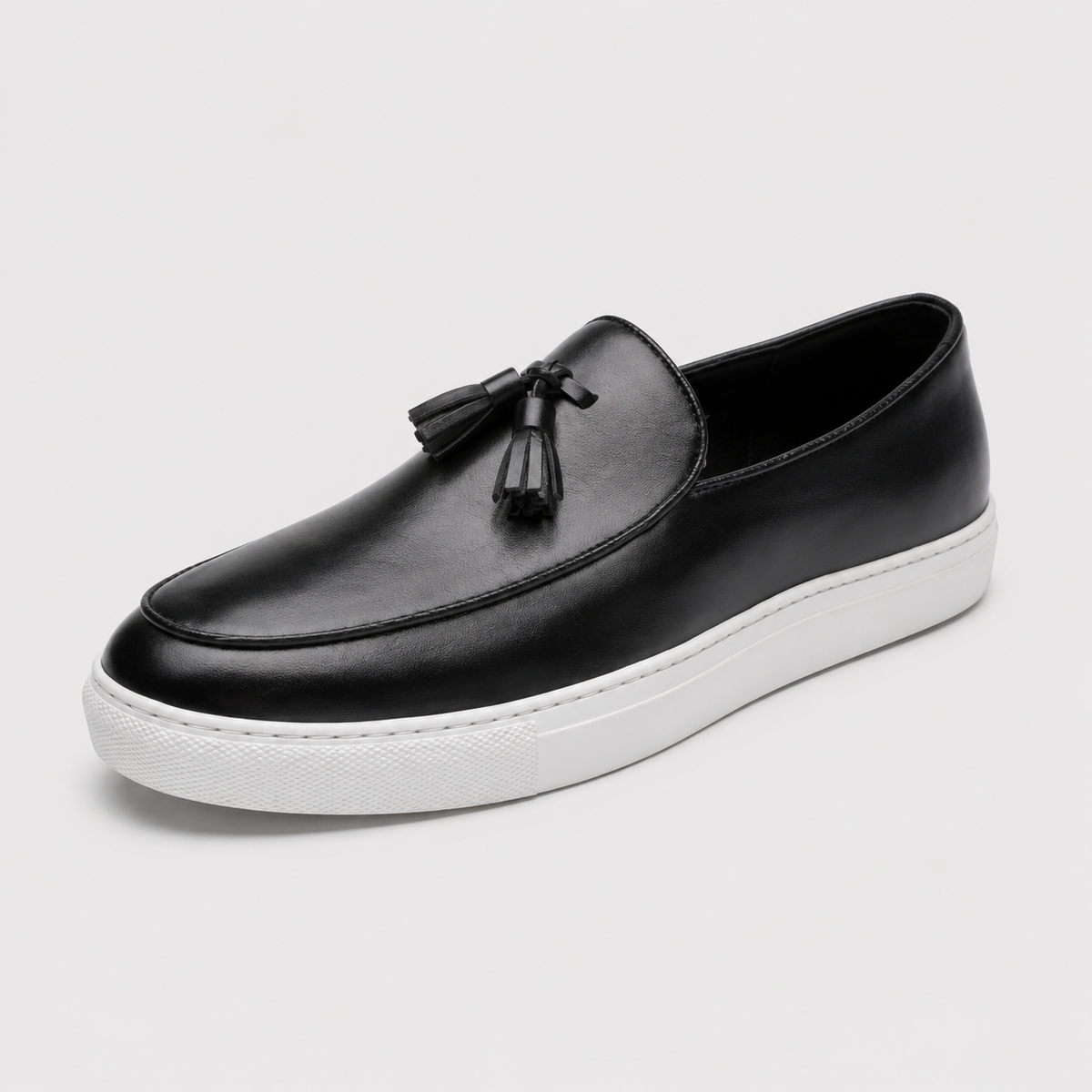 Mocassins Homme Moderne en Cuir avec Pompons Noir