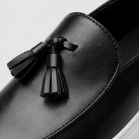 Mocassins Homme Moderne en Cuir avec Pompons Noir
