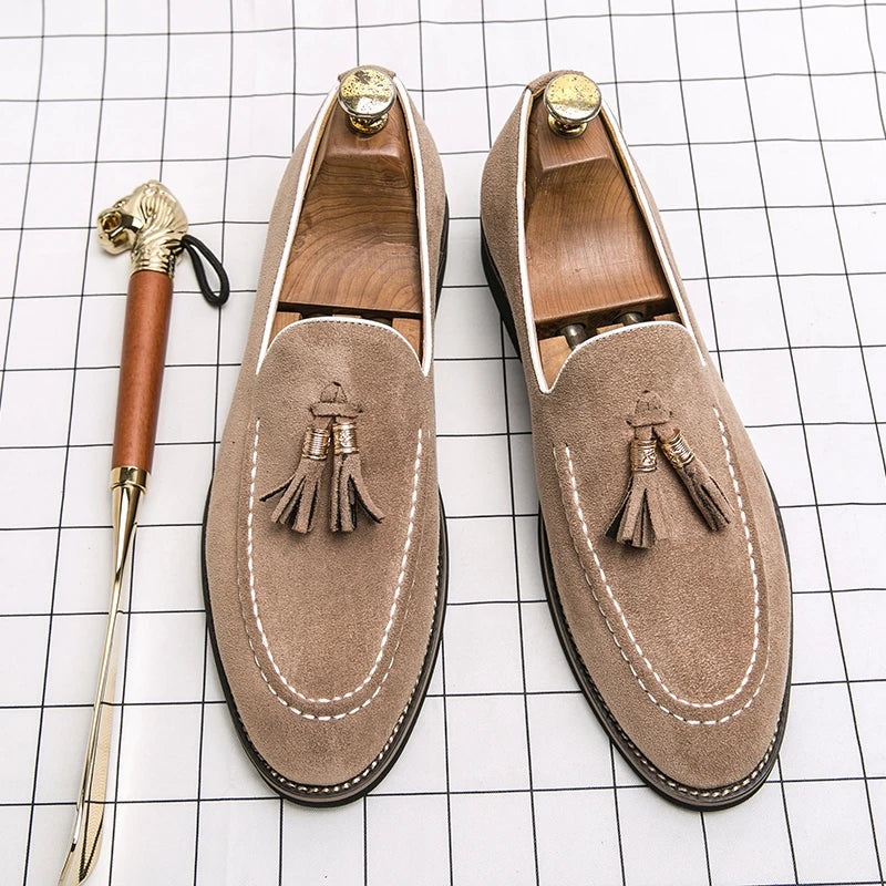 Mocassin Homme Daim Noir À Glands Élégant