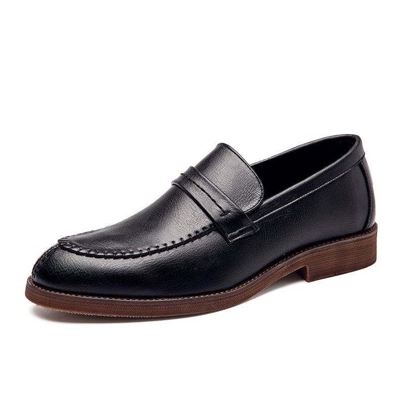 Mocassin En Cuir Noir Vernis À Talon