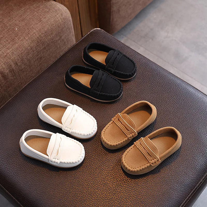Mocassin Enfant En Daim Marron Classe Pour Bateau