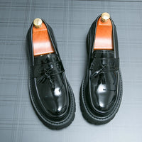 Mocassin Homme Noir Et Blanc À Glands Compensé