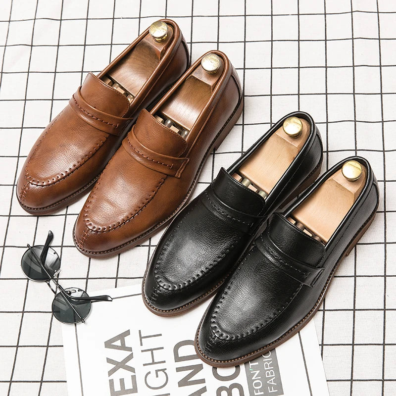 Mocassin En Cuir Noir Vernis À Talon