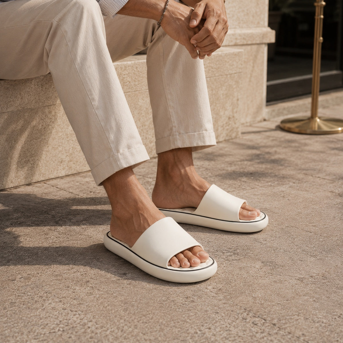 Noble Chaussure Sandale Homme Plastique Sandale Homme Confort Été Plastique Blanc Cassé
